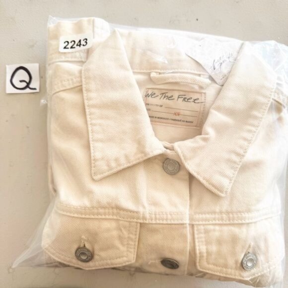 Free People ivory Rumors Denim Jacket in Ecru 011 Size XSmall - Picture 10 of 10